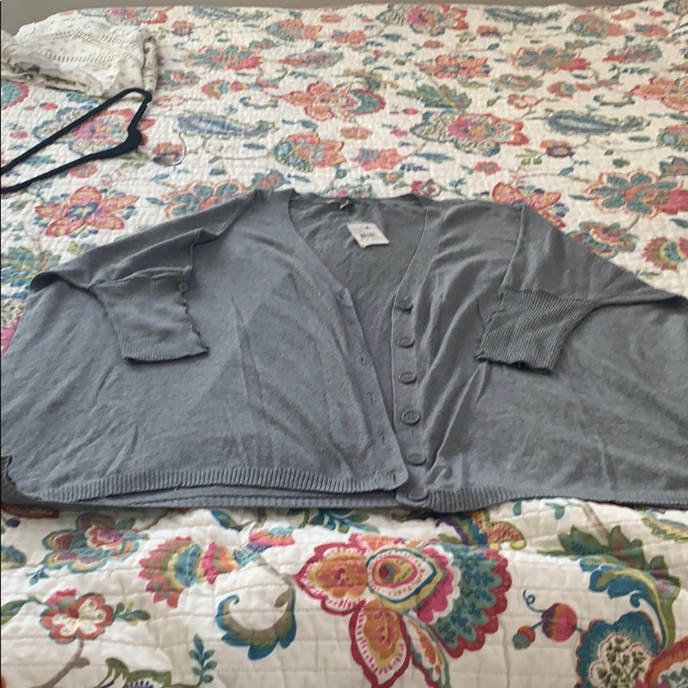 One A button down loose sweater, new, sz L, gray